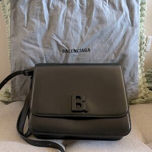 BALENCIAGA B. Bag Crossbody | Black | Excellent Condition |